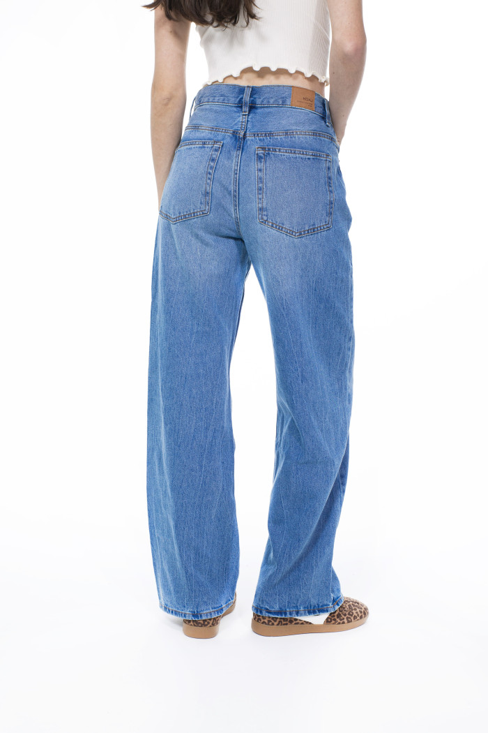 Jean infaltables baggy azul medio con bota ancha y cremallera
