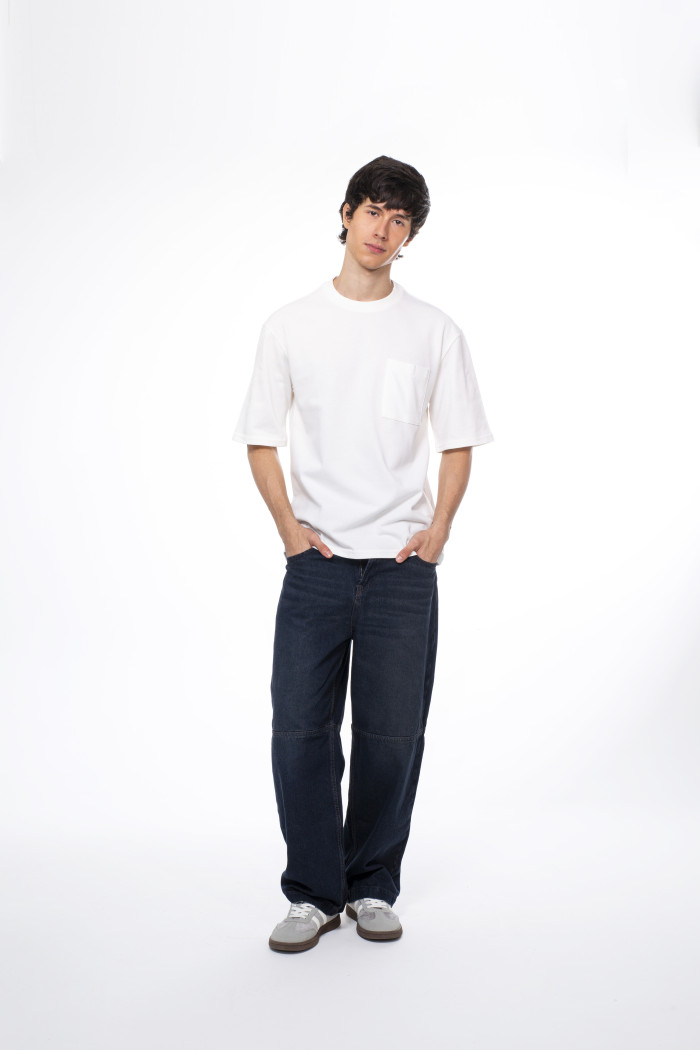 Camiseta oversize unicolor manga corta con bolsillo
