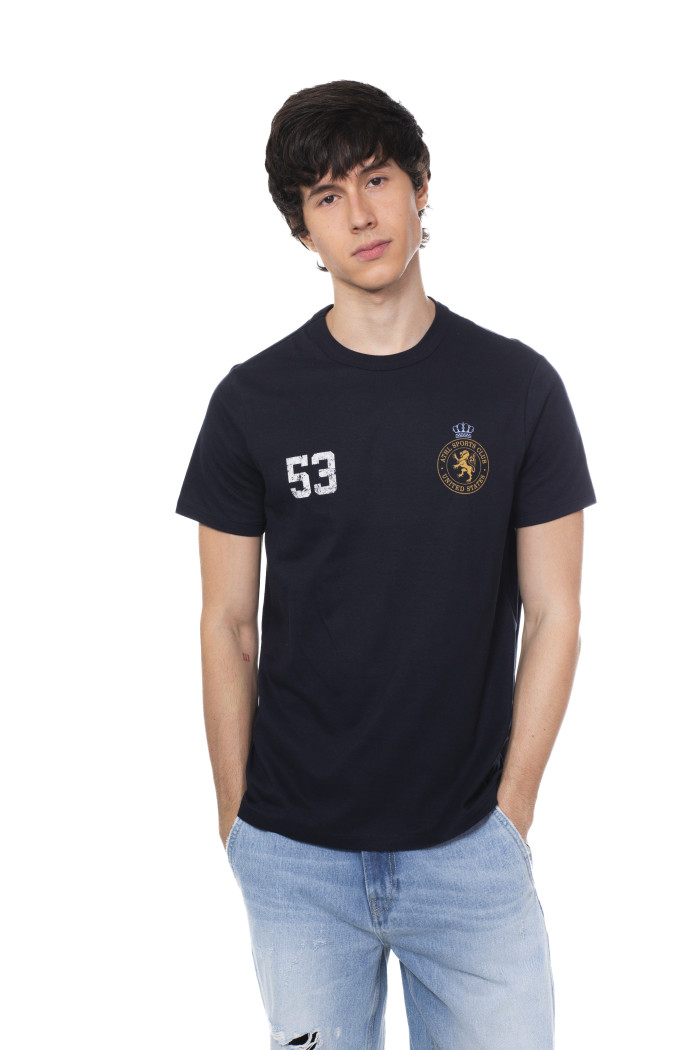 Camiseta azul intensa con cuello redondo y arte college

