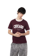 Camiseta roja oscura college manga corta con contrastes
