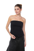 Top strapless negro con escote corazón
