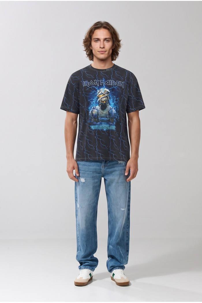 Camiseta cuello redondo oversize negra de Iron Maiden
