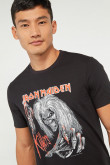 Camiseta manga corta negra con estampado de Iron Maiden
