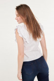 Blusa blanca manga sisa con arandelas en hombros