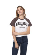 Camiseta crop top college crema con manga corta ranglan