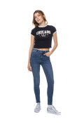 Camiseta en algodón negra con arte college y cuello redondo