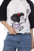 Camiseta oversize crop top crema de Mafalda con manga ranglan