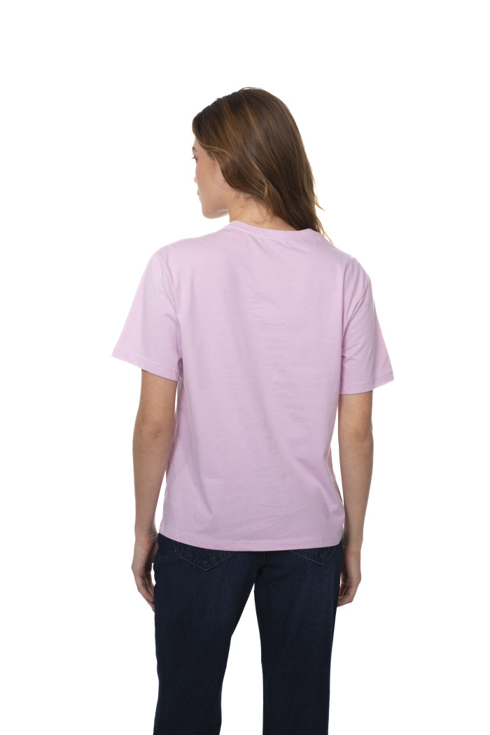 Camiseta manga corta lila clara con diseño de Snoopy