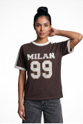 Camiseta manga ranglan café college con contrastes
