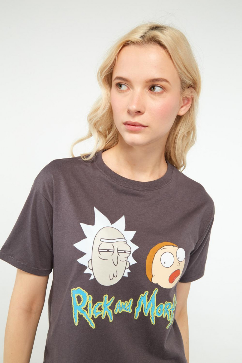 Camiseta gris intenso manga corta con estampado de Rick & Morty
