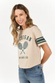 Camiseta cuello redondo kaky medio con estampados deportivos