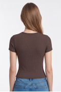 Camiseta unicolor cuello redondo con finas texturas
