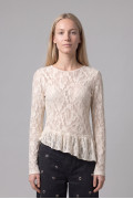 Blusa manga larga crema con encaje y borde asimétrico
