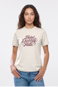 Camiseta college crema cuello redondo con texto college
