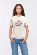 Camiseta college crema cuello redondo con texto college
