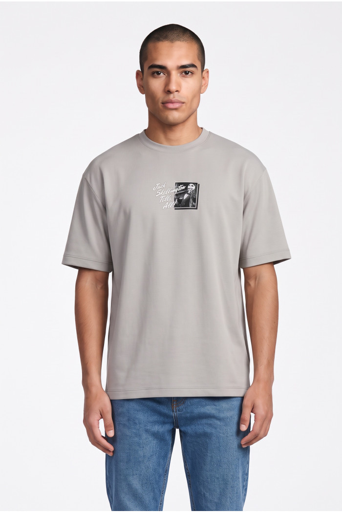 Camiseta de Nightmare Before Christmas gris cuello redondo
