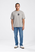 Camiseta de Nightmare Before Christmas gris cuello redondo
