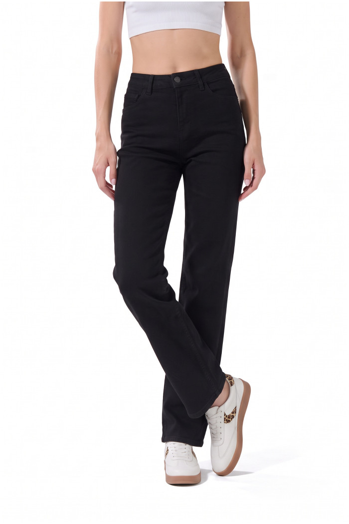 Jean straight leg infaltables negro bota recta con tiro alto
