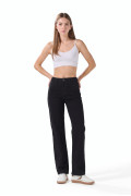 Jean straight leg infaltables negro bota recta con tiro alto
