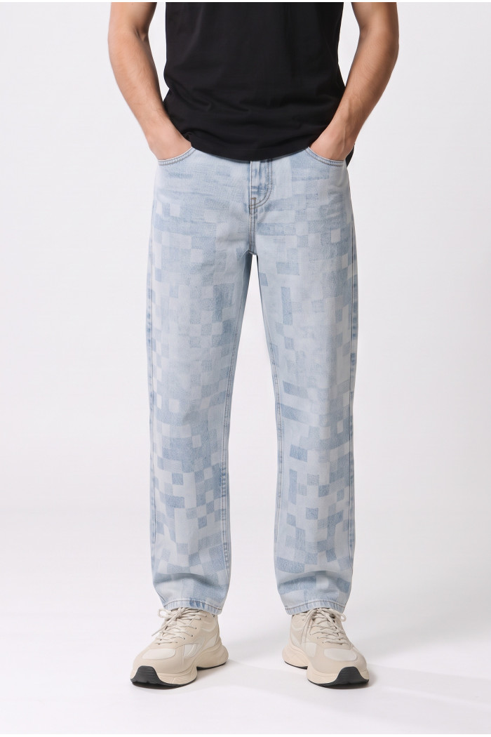 Jean loose tiro medio azul claro con diseños de cuadros
