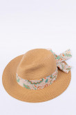 Sombrero tejido kaky claro con cinta decorativa colorida con anudado