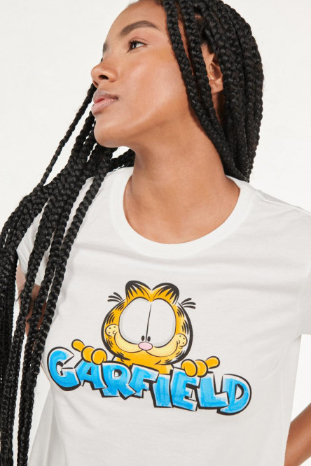 Camiseta crema claro manga corta con diseño de Garfield en frente
