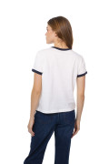 Camiseta crema clara con contrastes negros y manga corta
