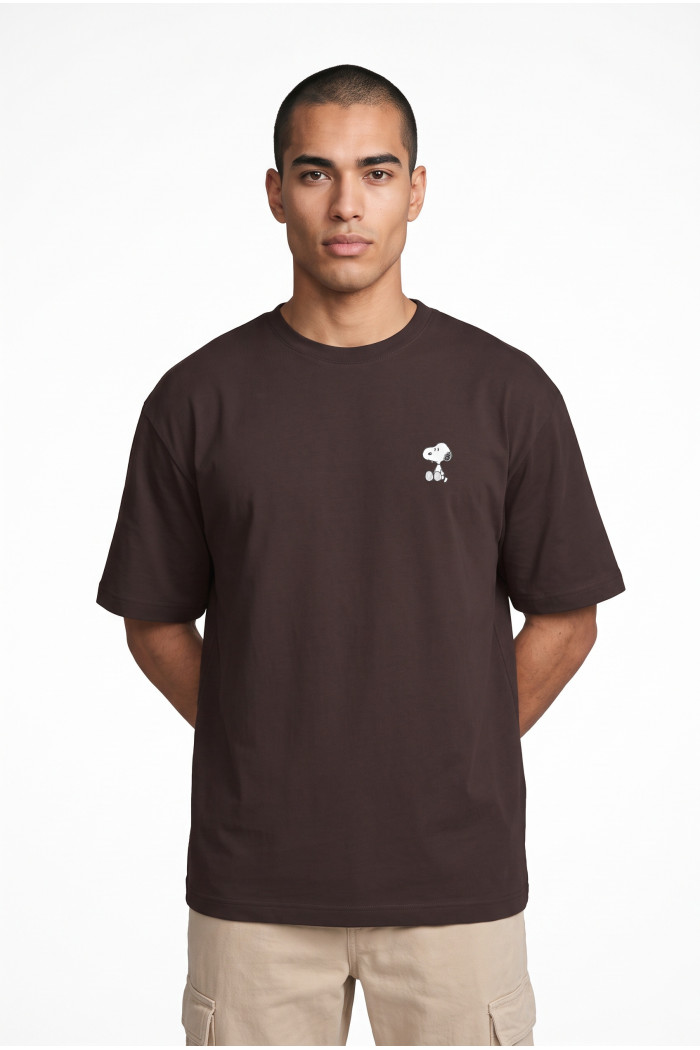 Camiseta café manga corta con diseños de Snoopy
