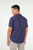 Camisa unicolor manga corta con cuello nerú