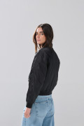 Chaqueta unicolor bomber con cremallera y acolchado interno