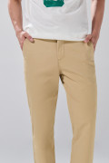 Pantalón en dril straight leg unicolor con tiro medio