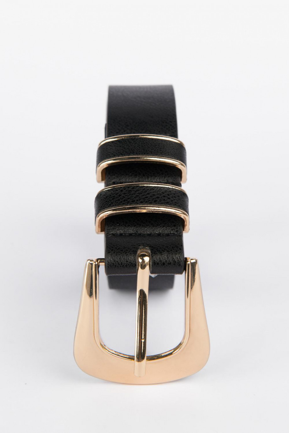 Cinturón negro sintético con doble pasador y hebilla metálica