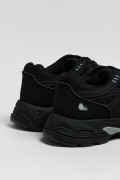 Zapatillas suela gruesa, tipo chunky.