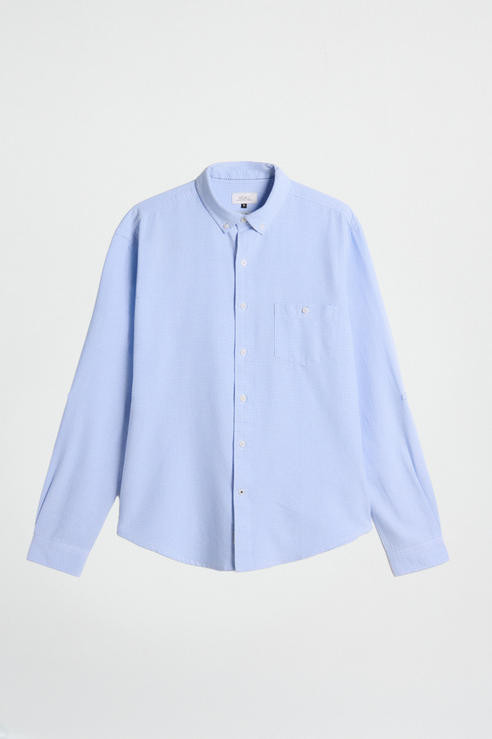 Camisa azul clara en algodón con cuello button down