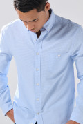 Camisa azul clara en algodón con cuello button down