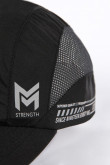 Gorra trucker negra con estampados localizados