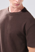 Camiseta manga corta unicolor con finas texturas
