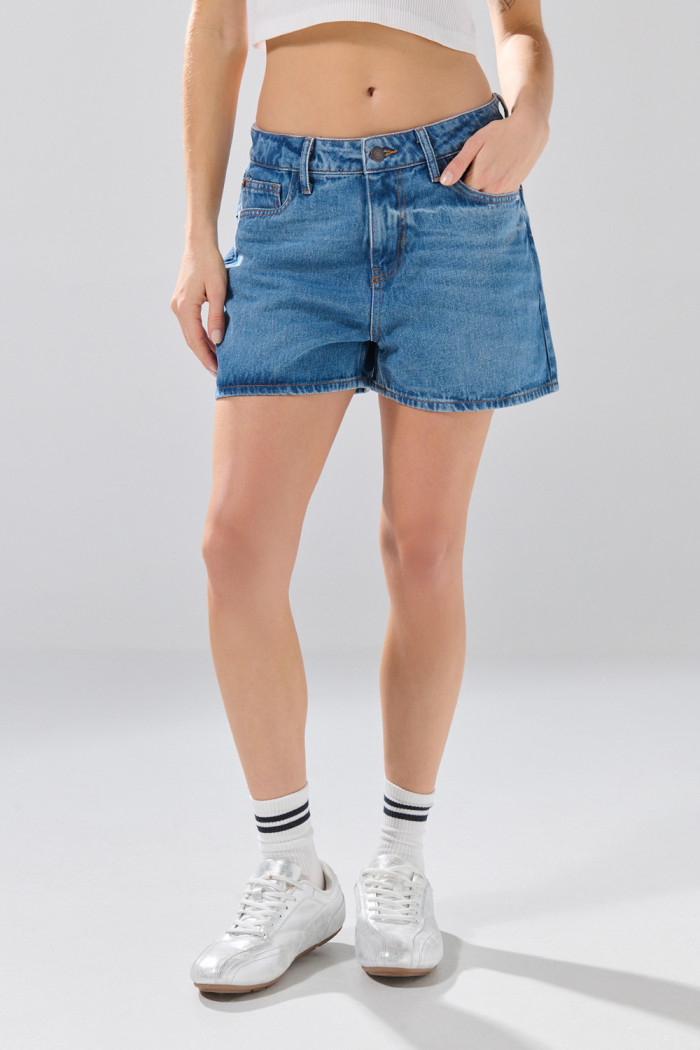 Short tiro alto de jean azul medio infaltables con bolsillos
