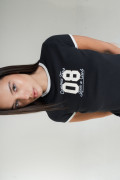 Camiseta ajustada azul college manga corta con contrastes
