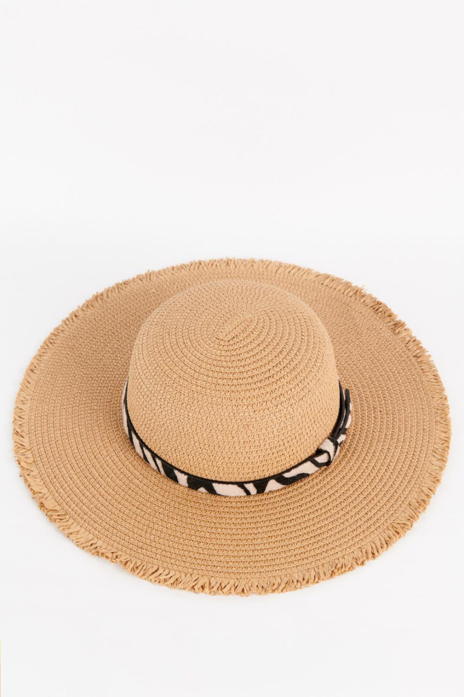 Sombrero de paja para mujer estilo ala ancha color café claro, con lazo decorativo en color contraste.