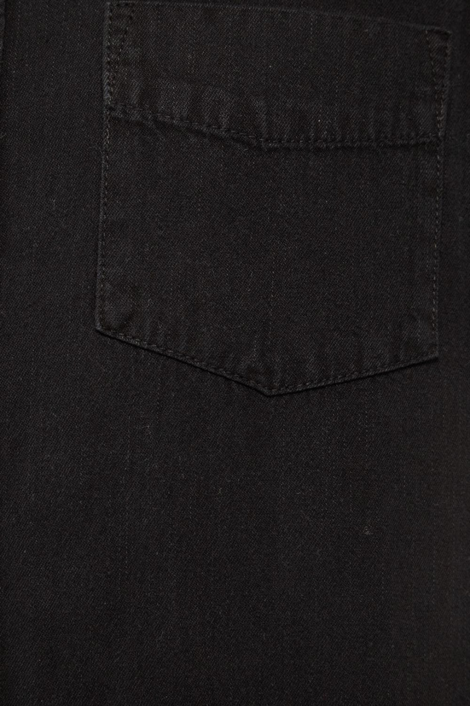 Camisa en jean unicolor manga corta con bolsillo
