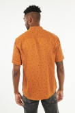 Camisa manga corta unicolor con estampado y cuello mao