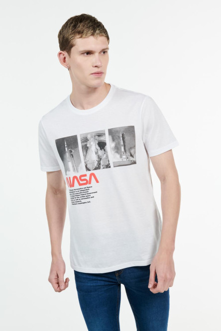 Camiseta manga corta unicolor con arte de NASA en frente