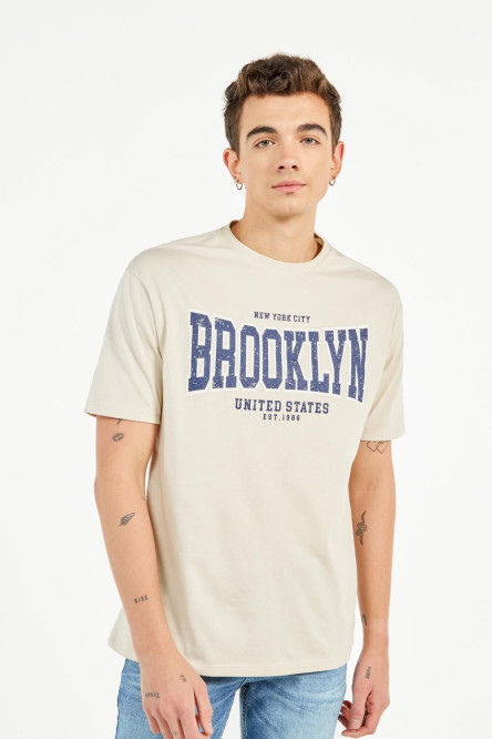 Camiseta kaky clara con estampado de Brooklyn y cuello redondo
