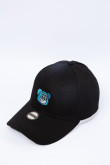 Cachucha tipo beisbolera color negro para mujer con bordado frontal.