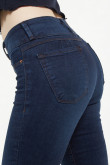 Jean push up tiro alto azul intenso con doble botón en la pretina