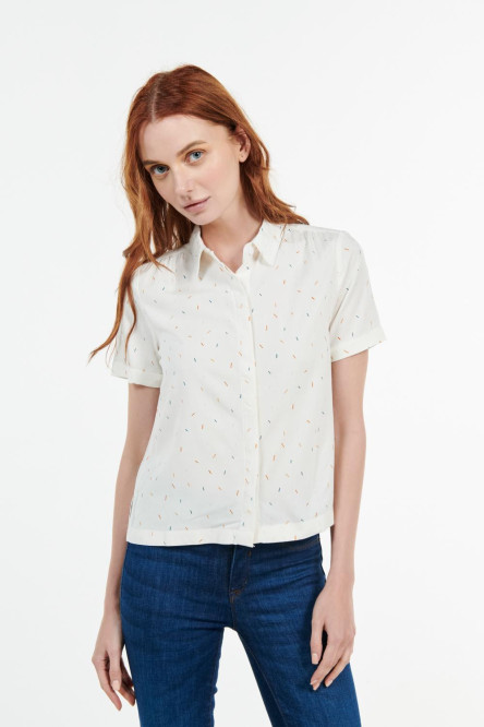 Blusa unicolor manga corta con diseños de figuras estampadas
