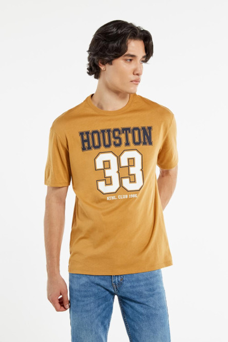 Camiseta manga corta con estampado en el frente.