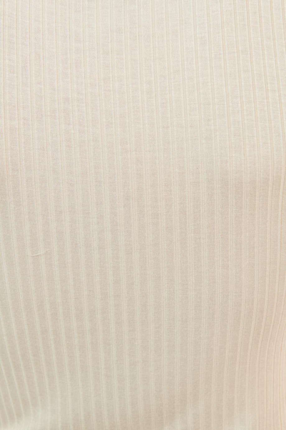 Camiseta manga sisa unicolor con texturas de canal