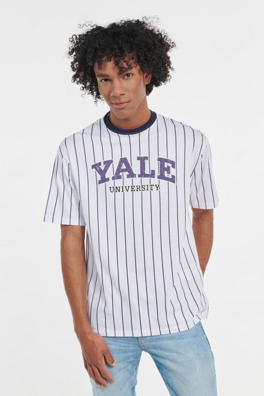 Camiseta manga corta blanca a rayas con diseño college de Yale University